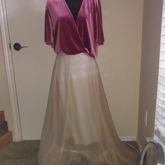 Chic White Maxi Skirt - Picture 9 of 11